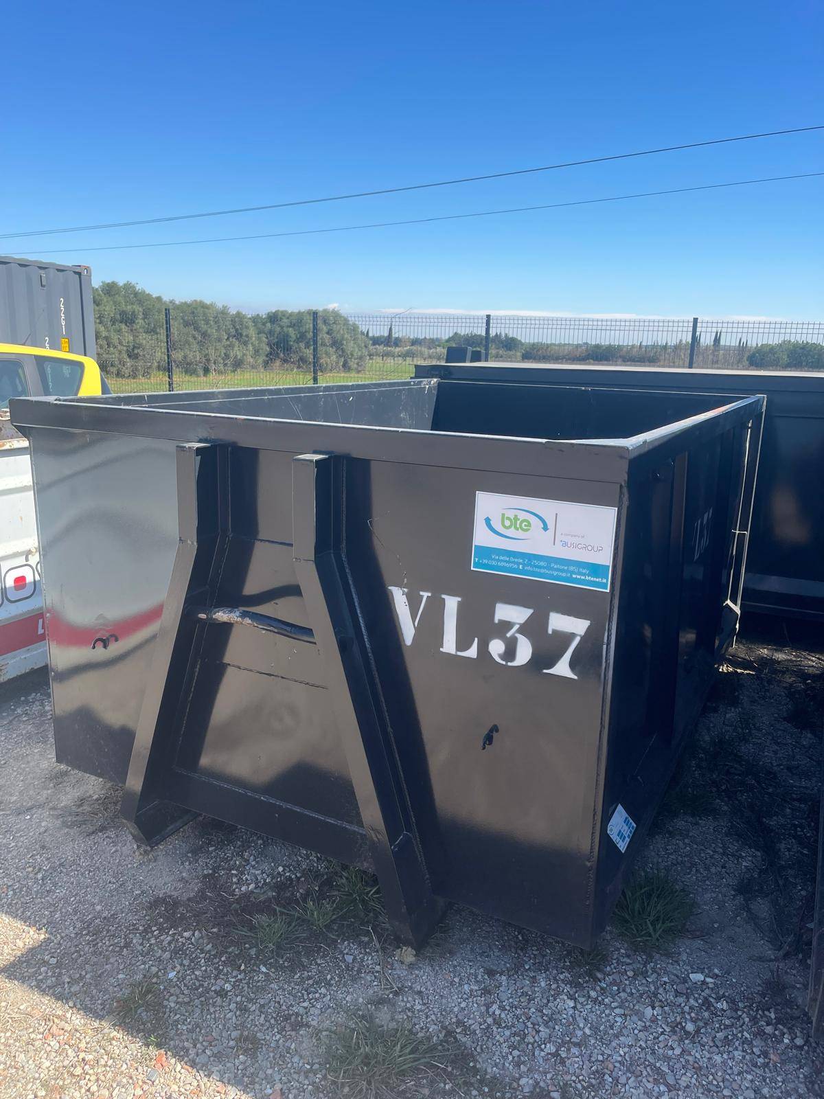 Déchets interdits en benne : liste exhaustive, réglementation et solutions